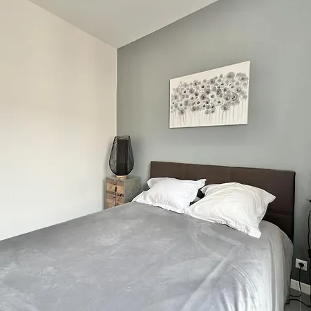 Cosy 38 M Flat With Sea View